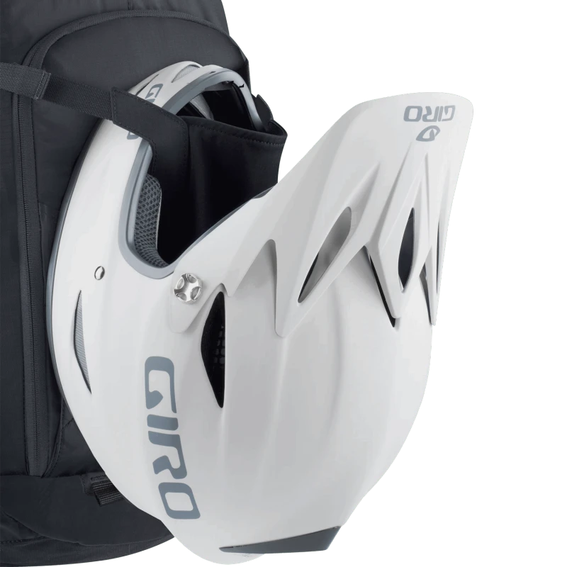 Evoc FR Protector Enduro Blackline 16L 6 Evoc FR Protector Enduro Blackline 16L – Image 4