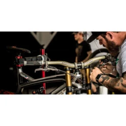 Renthal Fatbar DH Carbon 35MM 800MM Cintre -Specialized Soldes Boutique renthal fatbar dh carbon 35mm 800mm cintre cockpit m153 m154 3 39483 3